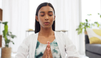 4 Pose Yoga yang Dapat Membantu Menjaga Kesehatan Mata - GenPI.co