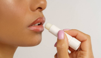 4 Kebiasaan Wajib Diterapkan untuk Menjaga Bibir Tidak Kering dan Selalu Lembap - GenPI.co