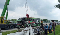Bus Rombongan Guru Asal Malang Tabrak Truk di Tol Ngawi-Solo, 2 Orang Meninggal - GenPI.co