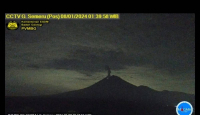 Waspada! Gunung Semeru Erupsi, Lontarkan Letusan Setinggi 2 Km - GenPI.co