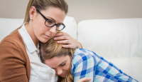 4 Cara yang Perlu Kamu Lakukan untuk Menghadapi Keluarga Tidak Harmonis - GenPI.co