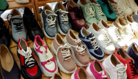 4 Jenis Sepatu Sneakers Trendi Wanita Cocok untuk Semua Musim - GenPI.co