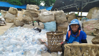 Kelola Sampah Plastik, Aqua Gandeng Pemulung Jadi Pelaku Industri Ekonomi - GenPI.co