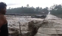 Hujan Deras, Gunung Semeru Banjir Lahir Dingin Selama 3 Jam - GenPI.co