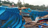 Diterjang Gelombang Tinggi, 40 Perahu Nelayan di Pantai Jayanti Cianjur Rusak - GenPI.co