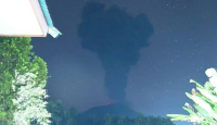 Waspada! Gunung Ibu Kembali Erupsi Muntahkan Abu Setinggi 2 Km - GenPI.co