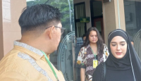 Gugatan Dibatalkan, Yasmine Ow Batal Cerai dari Aditya Zoni? - GenPI.co