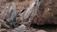 BNPB Hancurkan Batu Sisa Material Banjir Lahar Dingin Gunung Marapi - GenPI.co