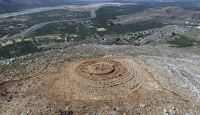 Situs Puncak Bukit Yunani Berusia 4.000 Tahun Membingungkan Para Arkeolog - GenPI.co