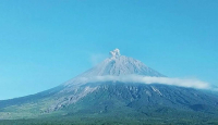 Gunung Semeru Meletus Lagi, Muntahkan Abu Vulkanik Setinggi 900 Meter - GenPI.co