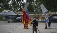 Zelenskyy Pamer Jet Tempur F-16 yang Baru Tiba di Ukraina untuk Melawan Rusia - GenPI.co
