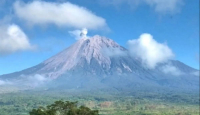 Gunung Semeru Kembali Erupsi, Kolom Letusan Setinggi 500 Meter - GenPI.co