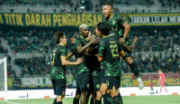 Kokoh di Puncak Klasemen Liga 1 2024/25, Persebaya Tidak Ingin Terlena - GenPI.co