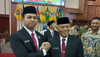 Bapak dan Anak Sama-Sama Dilantik Jadi Anggota DPRD Jawa Tengah - GenPI.co