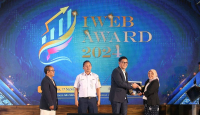 Pegadaian Kanwil Jabar Raih Penghargaan Narasumber Perusahaan Terbaik IWEB Award 2024 - GenPI.co