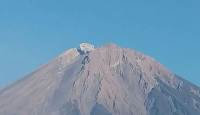 Gunung Semeru Erupsi Lagi, Letusan Setinggi 500 Meter - GenPI.co