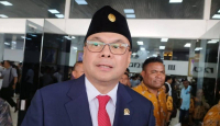 Gantikan Arteria Dahlan Sebagai Anggota DPR RI, Romy Soekarno: Bukan Diberikan - GenPI.co