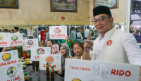 Dukung Ridwan Kamil, Sukarelawan Bang Emil Teman Kita Traktir Makan Siang Gratis - GenPI.co