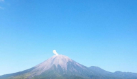 Gunung Semeru Erupsi 9 Kali, Letusan Setinggi 600 Meter - GenPI.co