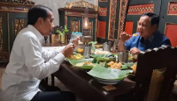 Presiden Prabowo Temui Jokowi di Solo, Makan di Angkringan hingga Bahas Masalah - GenPI.co