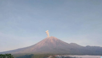 Gunung Semeru Alami Erupsi, Tinggi Letusan hingga 1 Km - GenPI.co