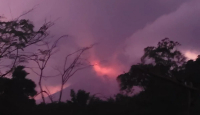 Gunung Lewotobi Laki-Laki Erupsi, Muntahkan Abu Vulkanik Setinggi 9 Km - GenPI.co