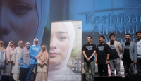 Review Film Indonesia: Keajaiban Air Mata Wanita Tonjolkan Kekuatan Cinta - GenPI.co