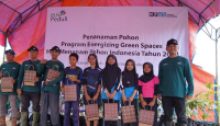 PLN Ajak Siswa SDN Banjarsari Tanam Pohon pada Program Energizing Green Spaces - GenPI.co