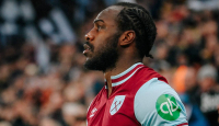 West Ham United Sebut Michail Antonio Alami Patah Kaki karena Kecelakaan - GenPI.co