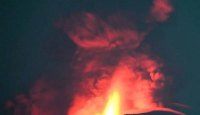 Waspada! Gunung Ibu Meletus Lagi, Luncurkan Lava Pijar Setinggi 700 Meter - GenPI.co