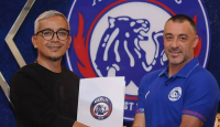 Arema FC Kenalkan Ze Gomes Jadi Pelatih Baru - GenPI.co