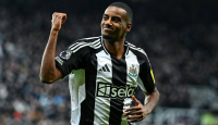 Diincar Liverpool, Alexander Isak Bakal Dipertahankan Newcastle United - GenPI.co