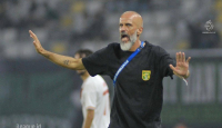 6 Bulan Bersama, Persebaya Pecat Pelatih Eduardo Perez - GenPI.co