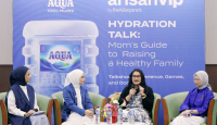 Perkuat Peran Ibu, AQUA Ajak Keluarga Biasakan Minum Air Berkualitas - GenPI.co