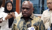Natalius Pigai Soal Amien Rais Bicara Seskab Teddy, Diduga Melanggar HAM - GenPI.co