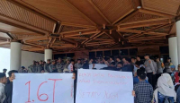 Mahasiswa Demo di Kantor Gubernur Aceh, Pengelolaan Dana Bencana Diminta Transparan - GenPI.co