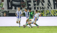 Bernardo Tavares Puas, Persebaya Surabaya Tahan Imbang Persib Bandung - GenPI.co