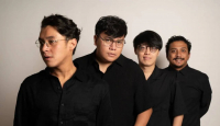 Wijaya 80 dan Sal Priadi Rilis Single Bulan Bintang, Garis Menyilang Saat Lebaran - GenPI.co