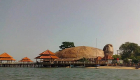 Rekomendasi Wisata Jepara, Liburan Bersama Keluarga di Pantai Kartini - GenPI.co