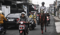 Viral ASN Tasikmalaya Berangkat Kerja Naik Kuda, Demi Hemat BBM - GenPI.co