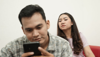 3 Tips Agar Tak Diselingkuhi Pasangan, Penting Banget Nih! - GenPI.co