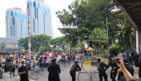 Demo 11 April Berakhir Ricuh, BEM SI Bilang Bukan Ulah Mahasiswa - GenPI.co