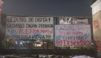 Penampakan Terbaru Gedung DPR RI Setelah Demo BEM UI - GenPI.co