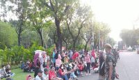 Penurunan Sang Merah Putih, Masyarakat Memadati Istana Merdeka - GenPI.co