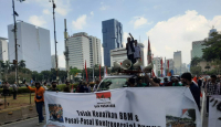 Demo BEM Nusantara di Patung Kuda, Tolak Harga BBM dan RKUHP - GenPI.co