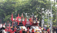 Demo Tolak Kenaikan Harga BBM, Gebrak dan KASBI Awali Aksi Lewat Long March - GenPI.co