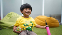 Tips Menemani Aktivitas Olahraga Anak Meski Orang Tua Terkendala Fisik - GenPI.co