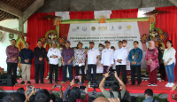 KSP Moeldoko Banjiri Desa Sumberklampok Buleleng Bali Rp10 M - GenPI.co Bali