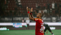 Cuci Gudang Bali United Berlanjut, Leonard Tupamahu Resmi Akhiri Kerja Sama - GenPI.co Bali
