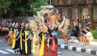 Mantap! Komunitas Seniman Denpasar Naluri Manca Digelontor Uang Pembinaan Rp 250 Juta - GenPI.co Bali